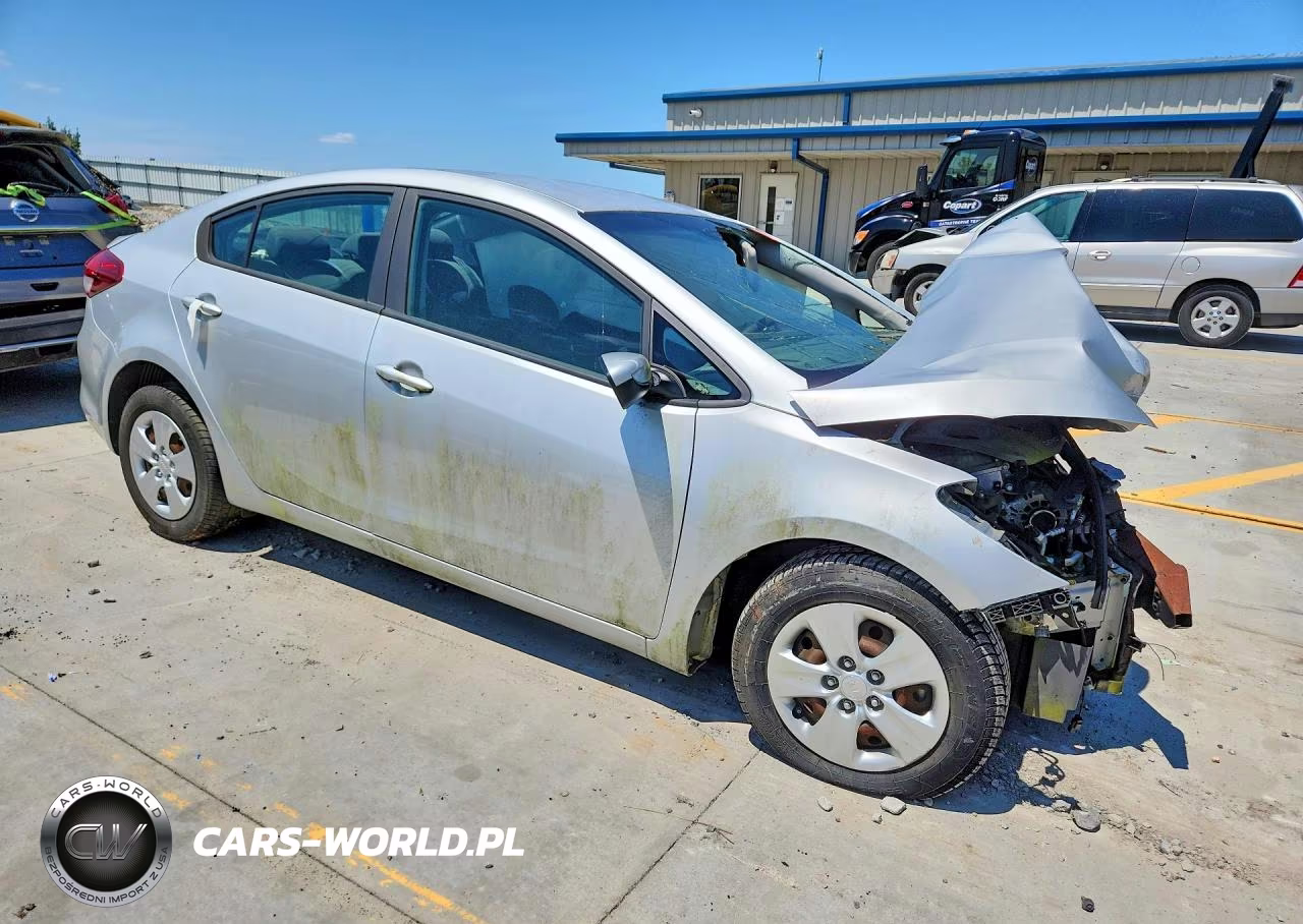 2017 Kia Forte Lx VIN:3KPFK4A74HE066173 - 4