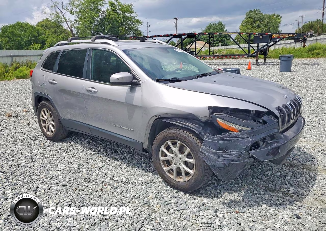 2016 Jeep Cherokee Latitude VIN:1C4PJMCB8GW131359 - 4