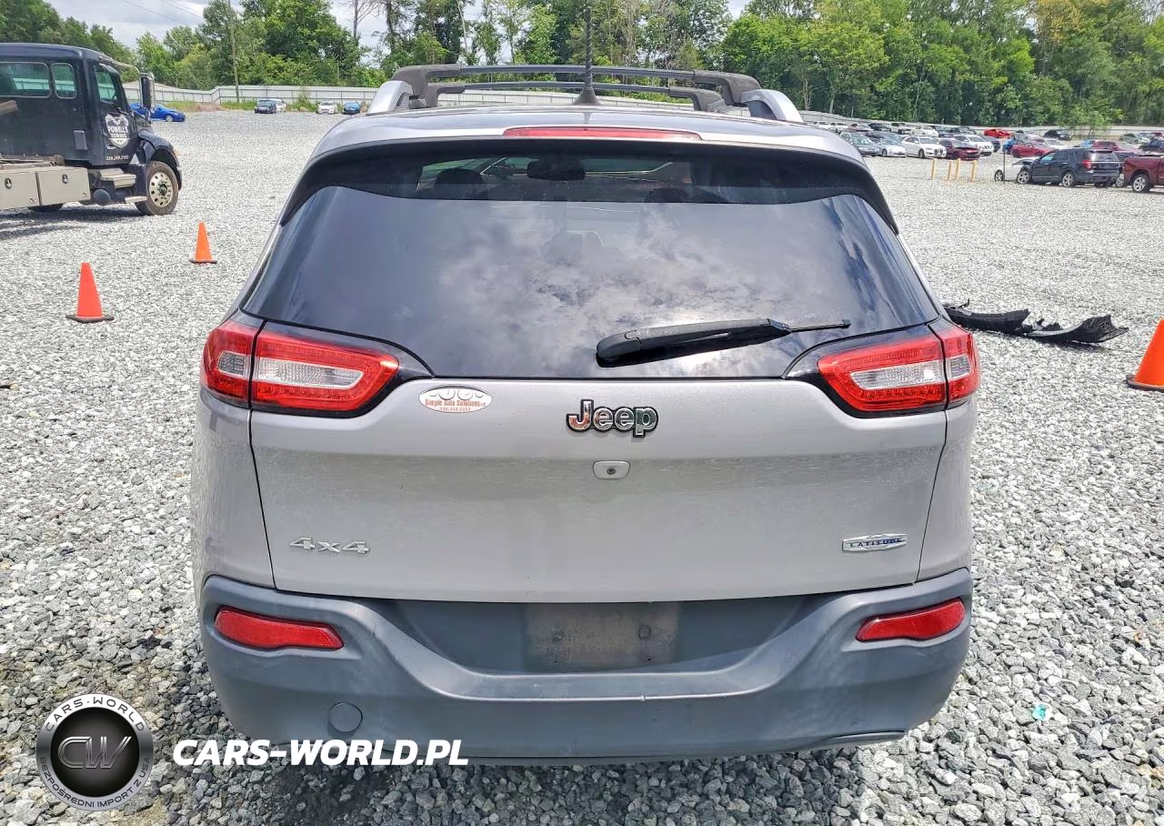 2016 Jeep Cherokee Latitude VIN:1C4PJMCB8GW131359 - 6