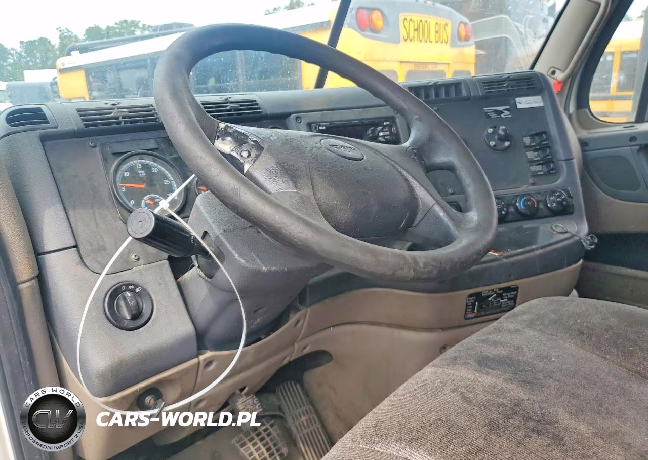 2018 Freightliner Cascadia 1 - Semi Truck VIN:1FUJGLDR4JLJL3685 - 8