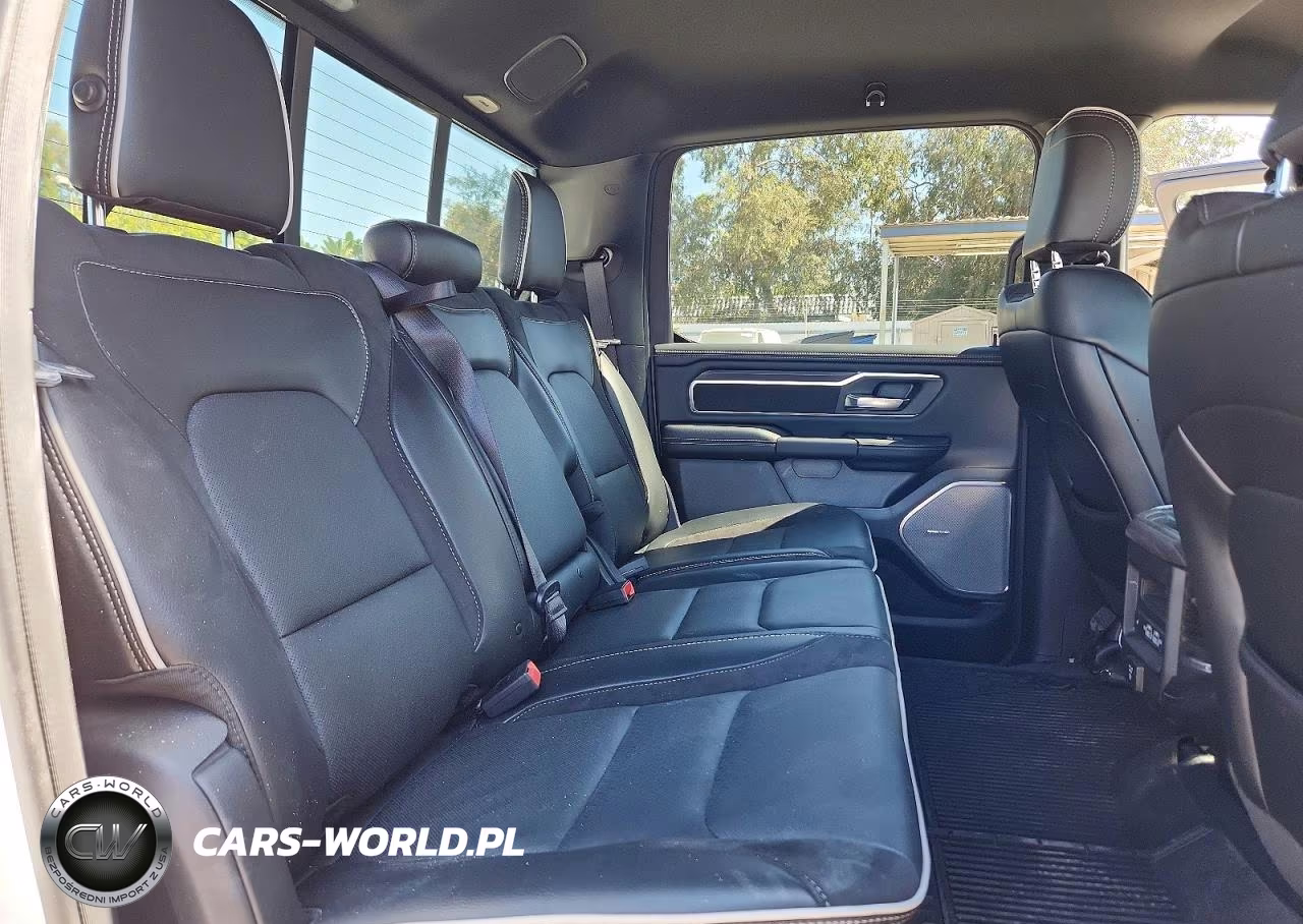2026 Ram 1500 Laramie VIN:1C6RREJP7TN184194 - 11