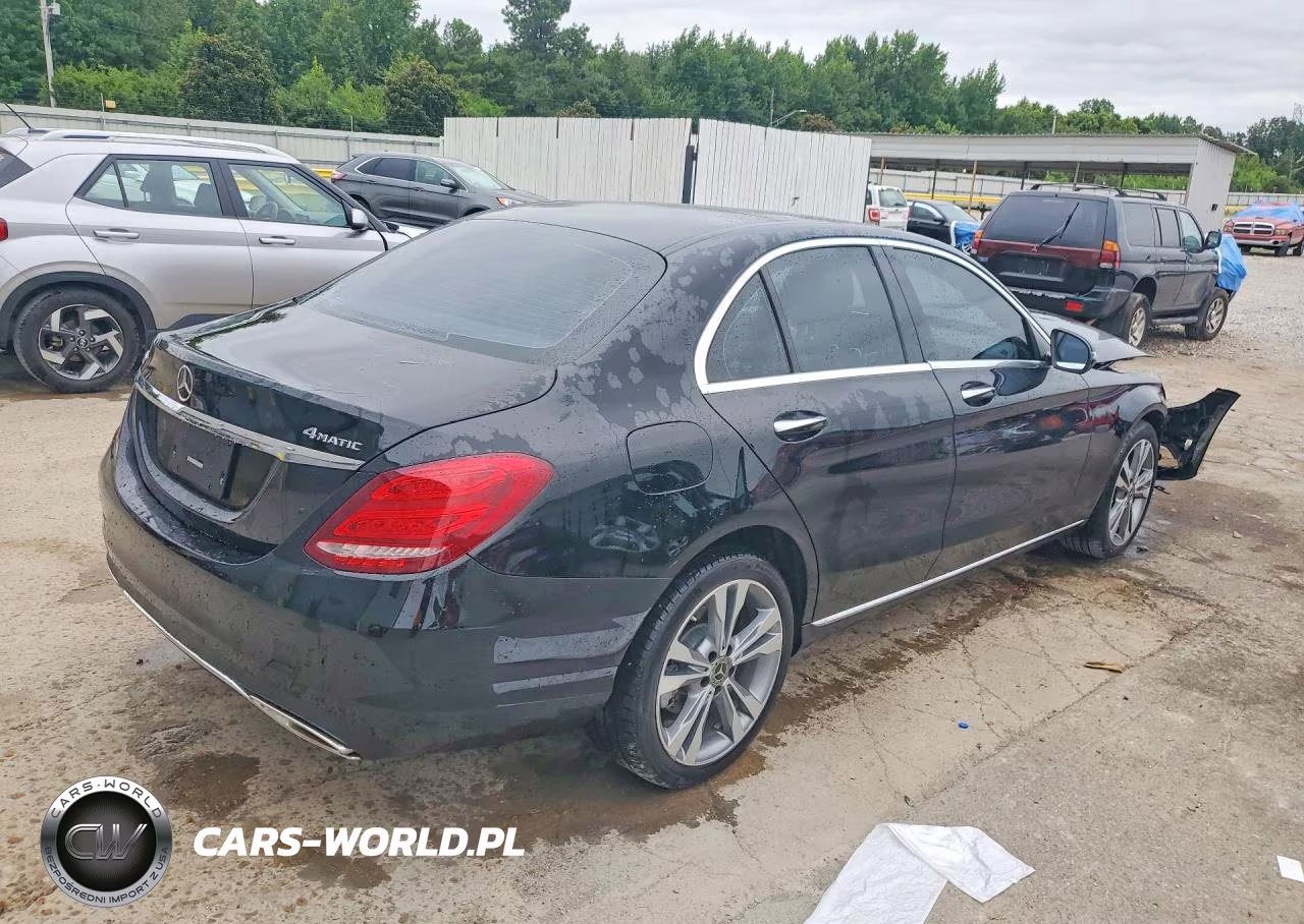 2018 Mercedes-Benz C 300 4Matic VIN:55SWF4KB2JU259606 - 3