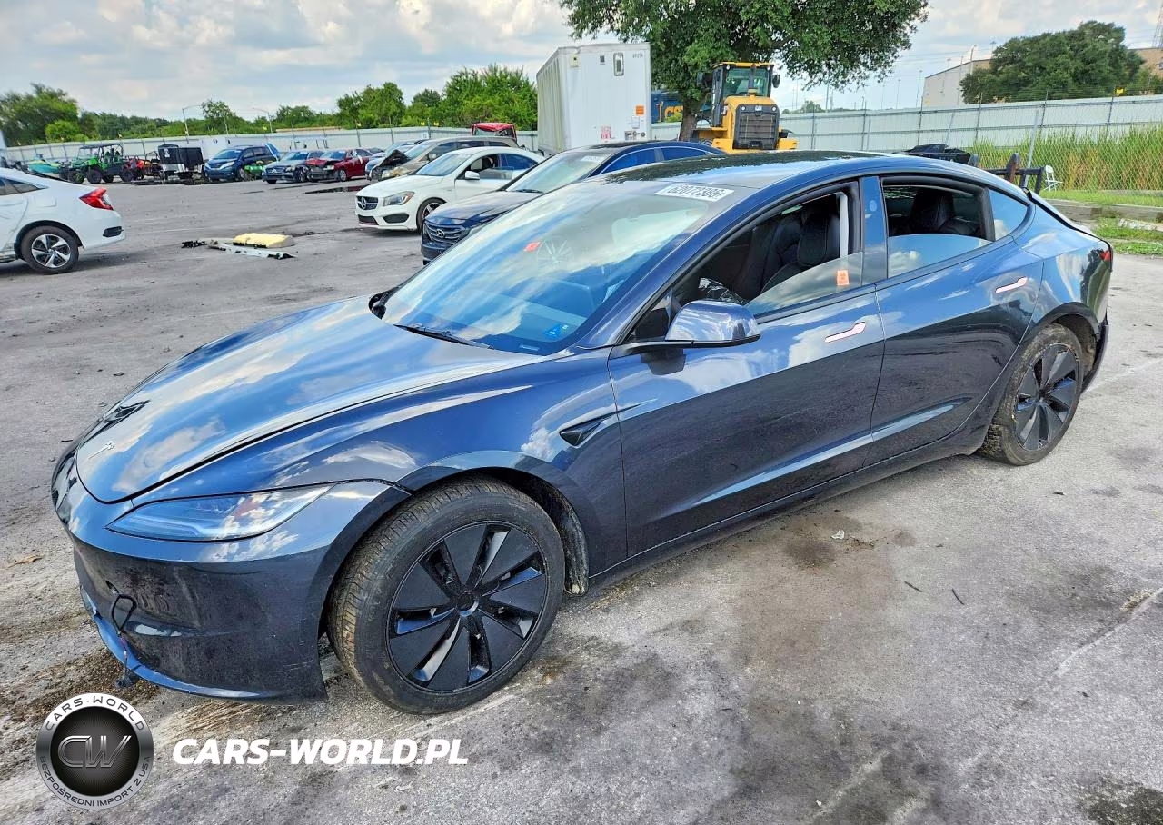 2025 Tesla Model 3 VIN:5YJ3E1EBXSF884130 - 1