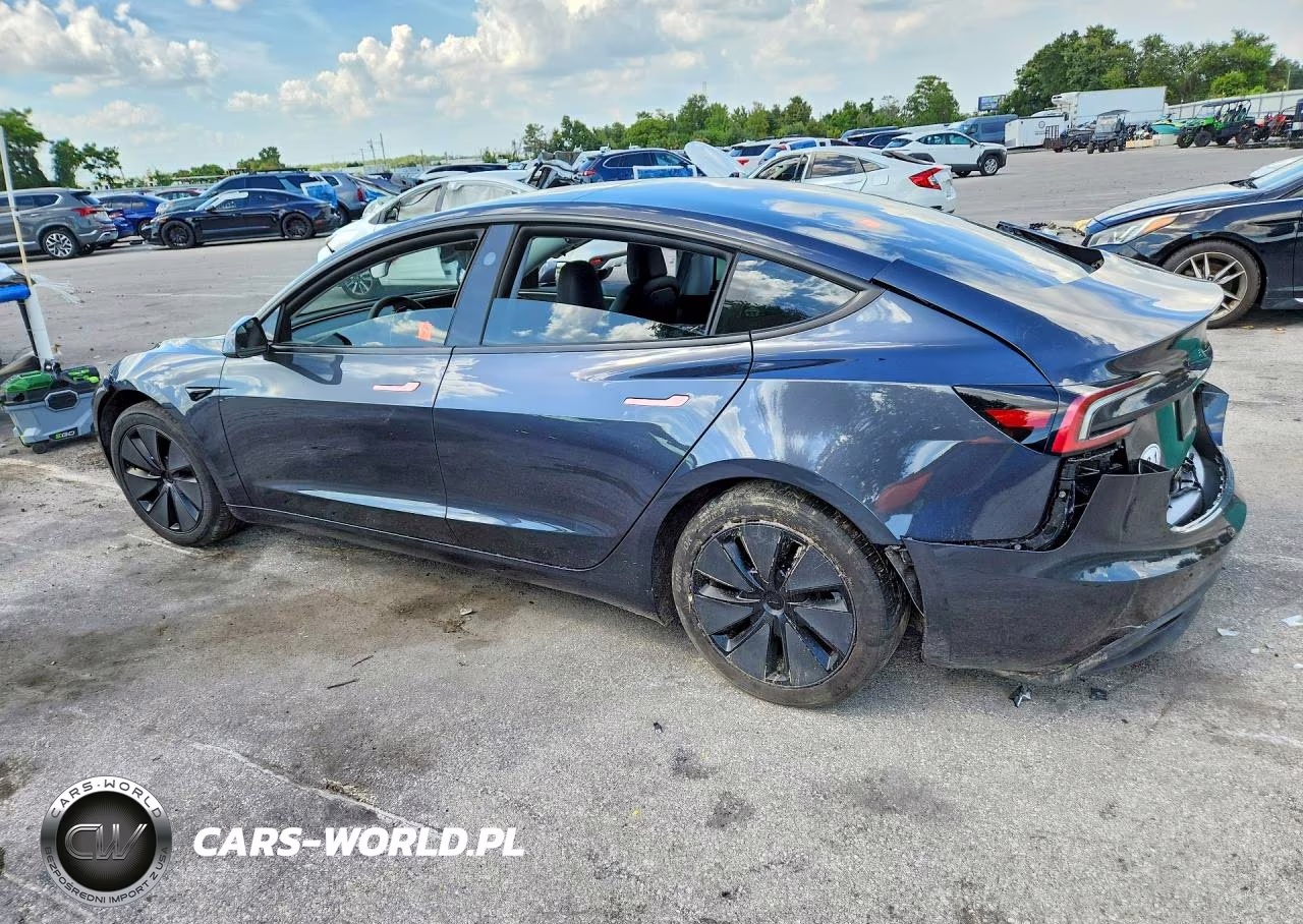 2025 Tesla Model 3 VIN:5YJ3E1EBXSF884130 - 2