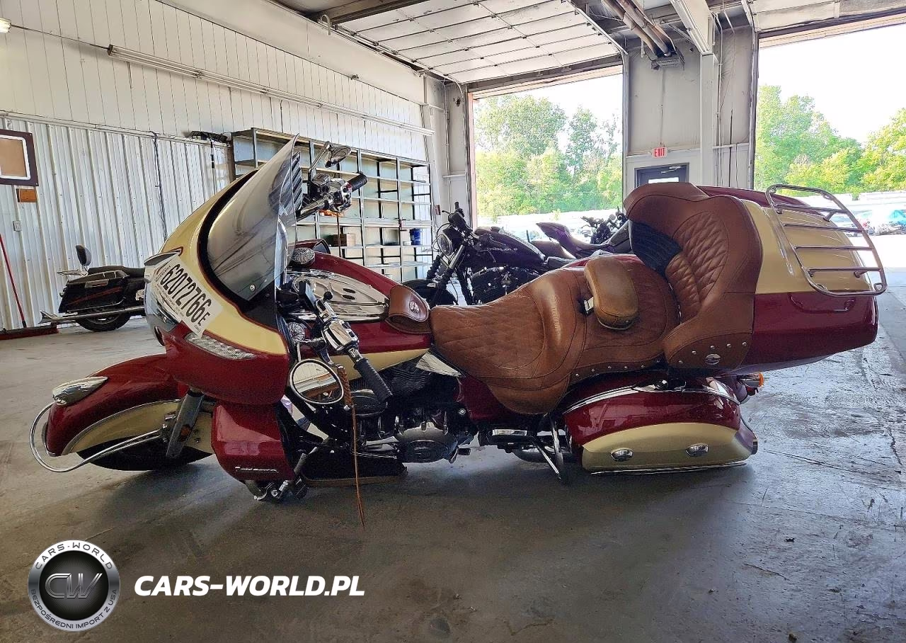 2016 Indian Motorcycle Co. Roadmaster VIN:56KTRAAA7G3333282 - 3