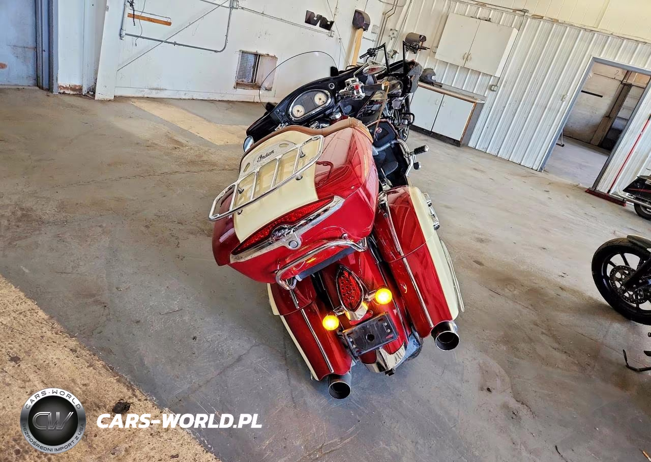 2016 Indian Motorcycle Co. Roadmaster VIN:56KTRAAA7G3333282 - 4