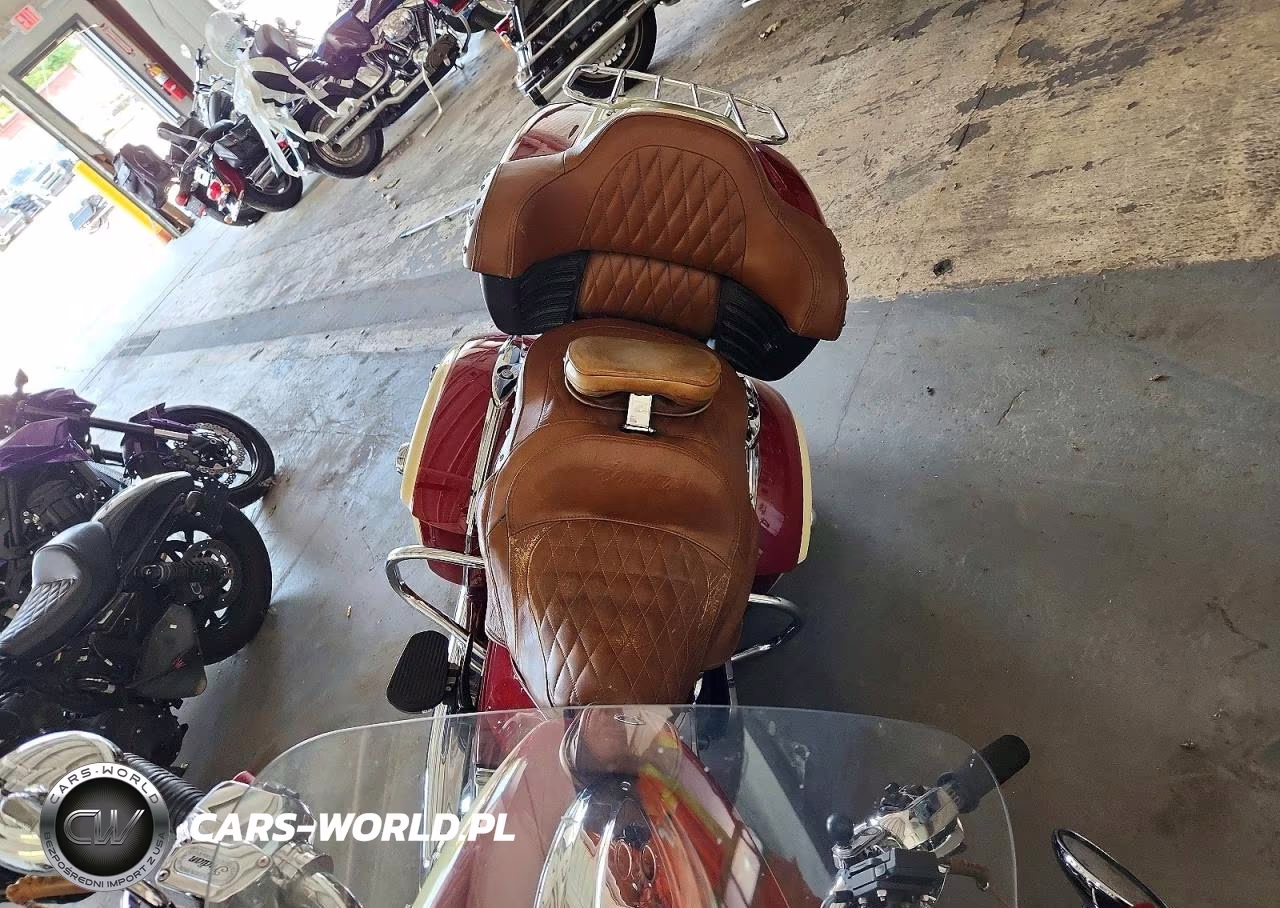 2016 Indian Motorcycle Co. Roadmaster VIN:56KTRAAA7G3333282 - 5