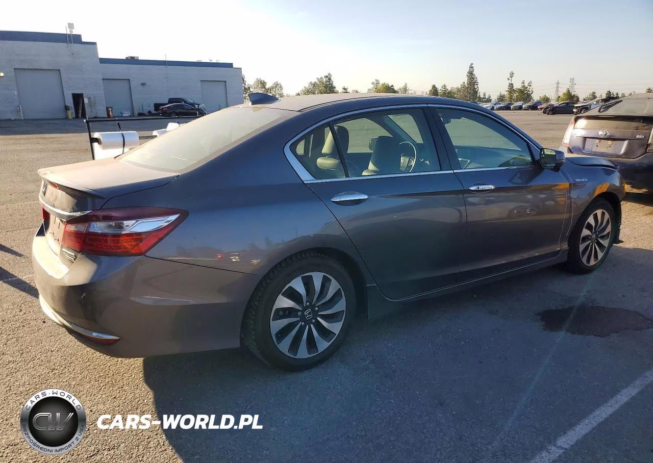 2017 Honda Accord Touring Hybrid VIN:JHMCR6F7XHC031968 - 3
