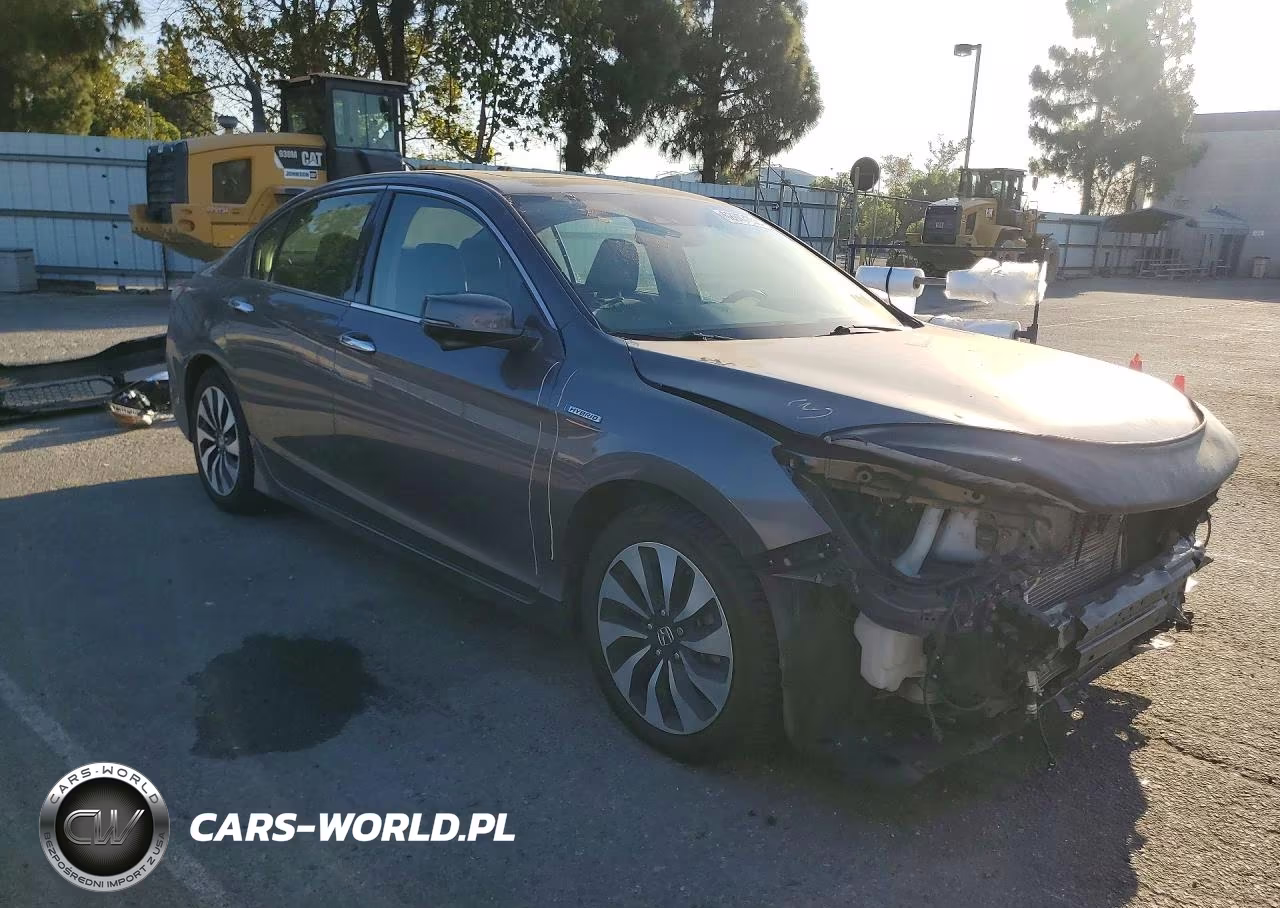 2017 Honda Accord Touring Hybrid VIN:JHMCR6F7XHC031968 - 4