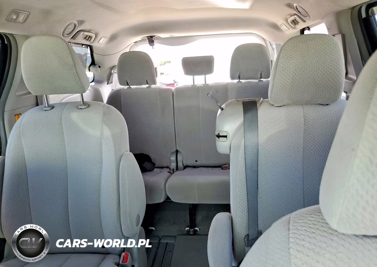 2012 Toyota Sienna Le VIN:5TDKK3DC6CS272935 - 10