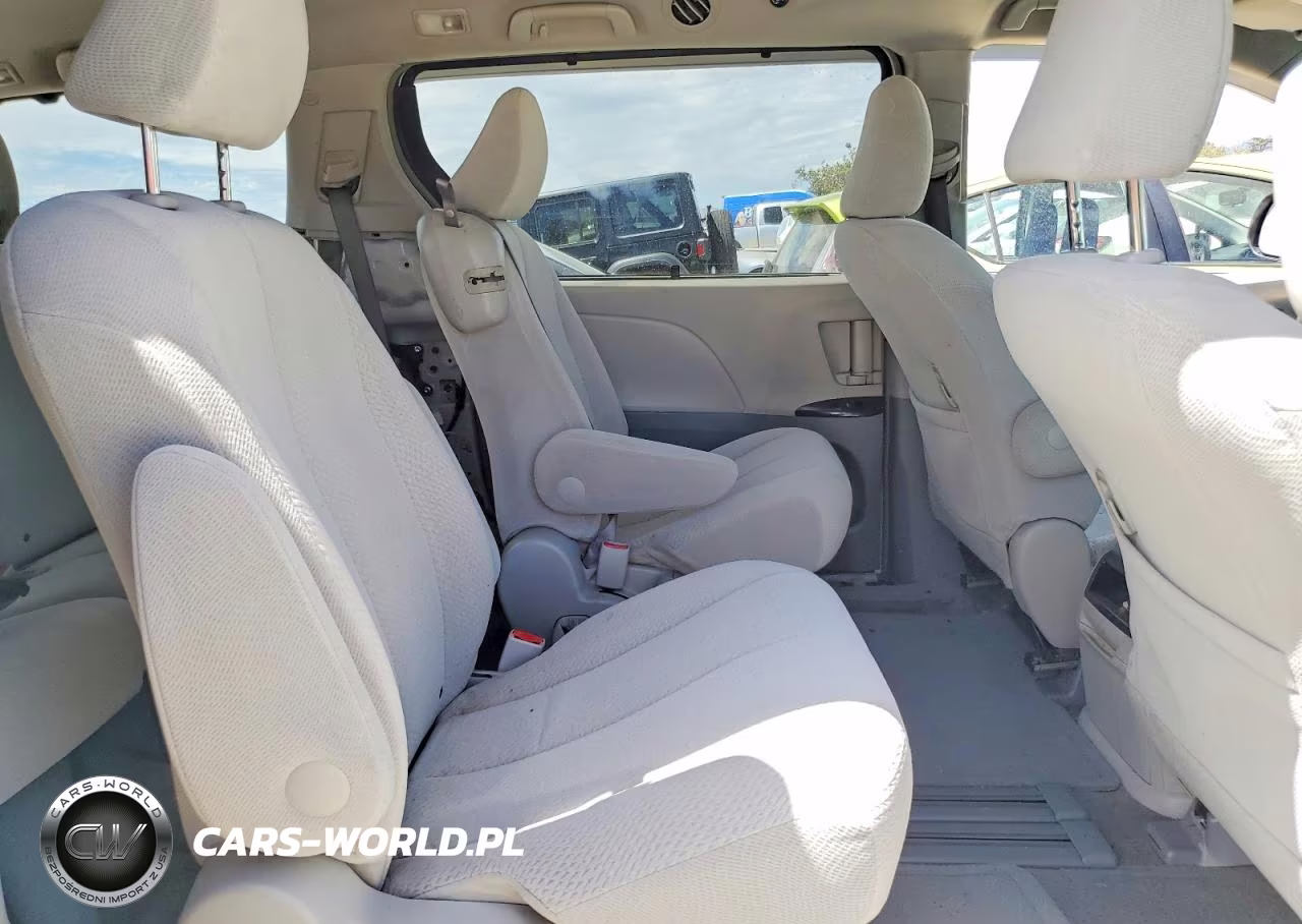2012 Toyota Sienna Le VIN:5TDKK3DC6CS272935 - 11