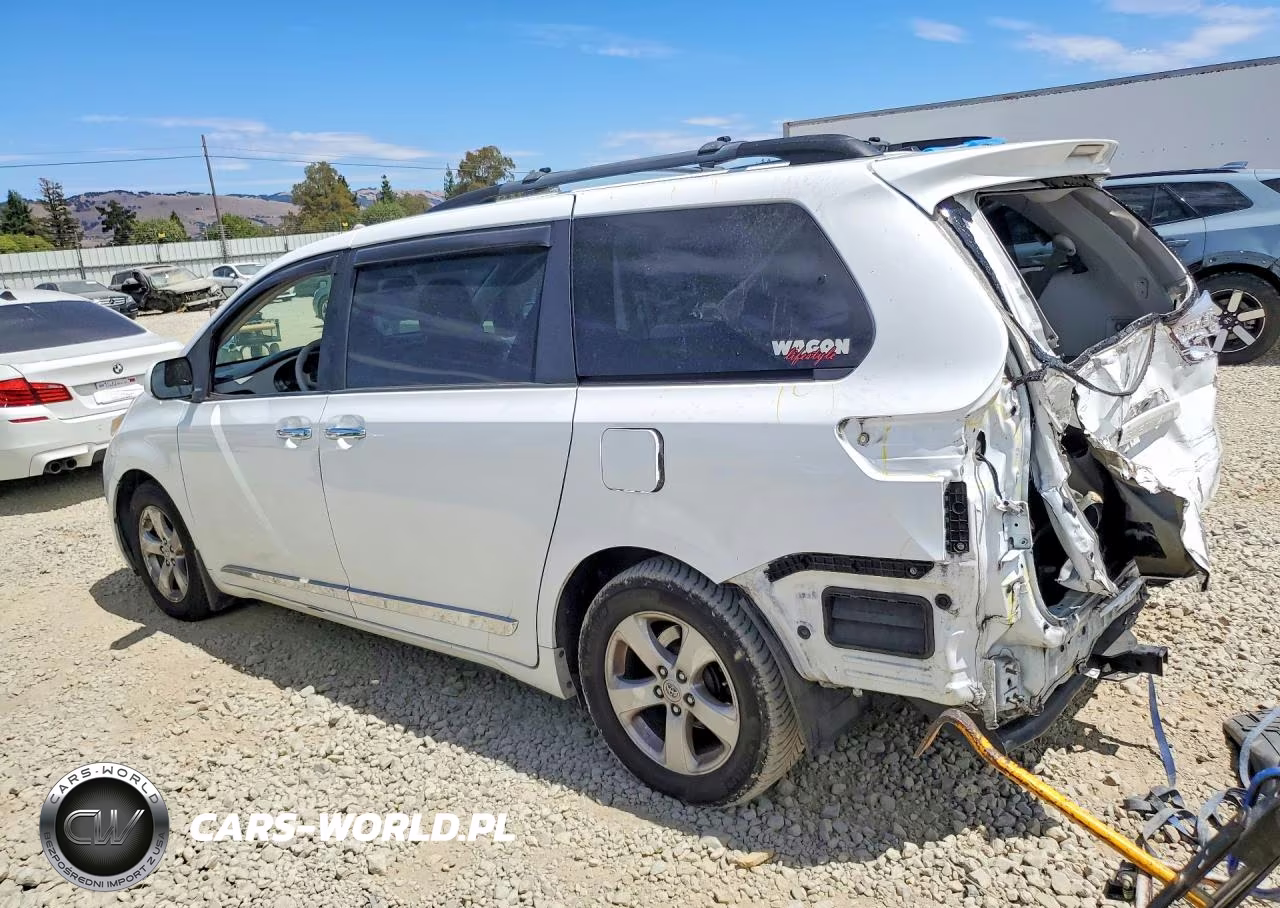 2012 Toyota Sienna Le VIN:5TDKK3DC6CS272935 - 2
