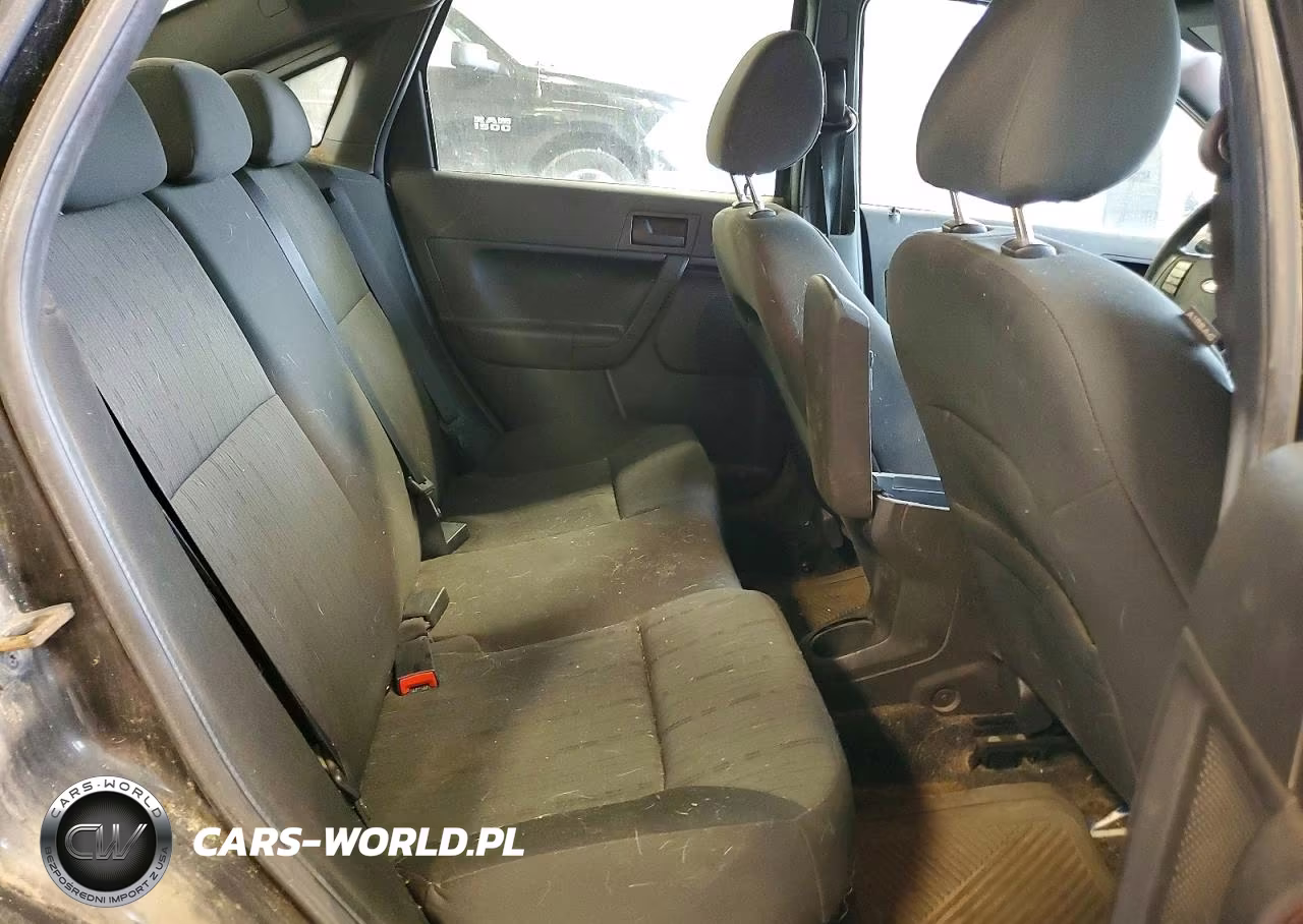 2010 Ford Focus VIN:1FAHP3FN9AW118636 - 10