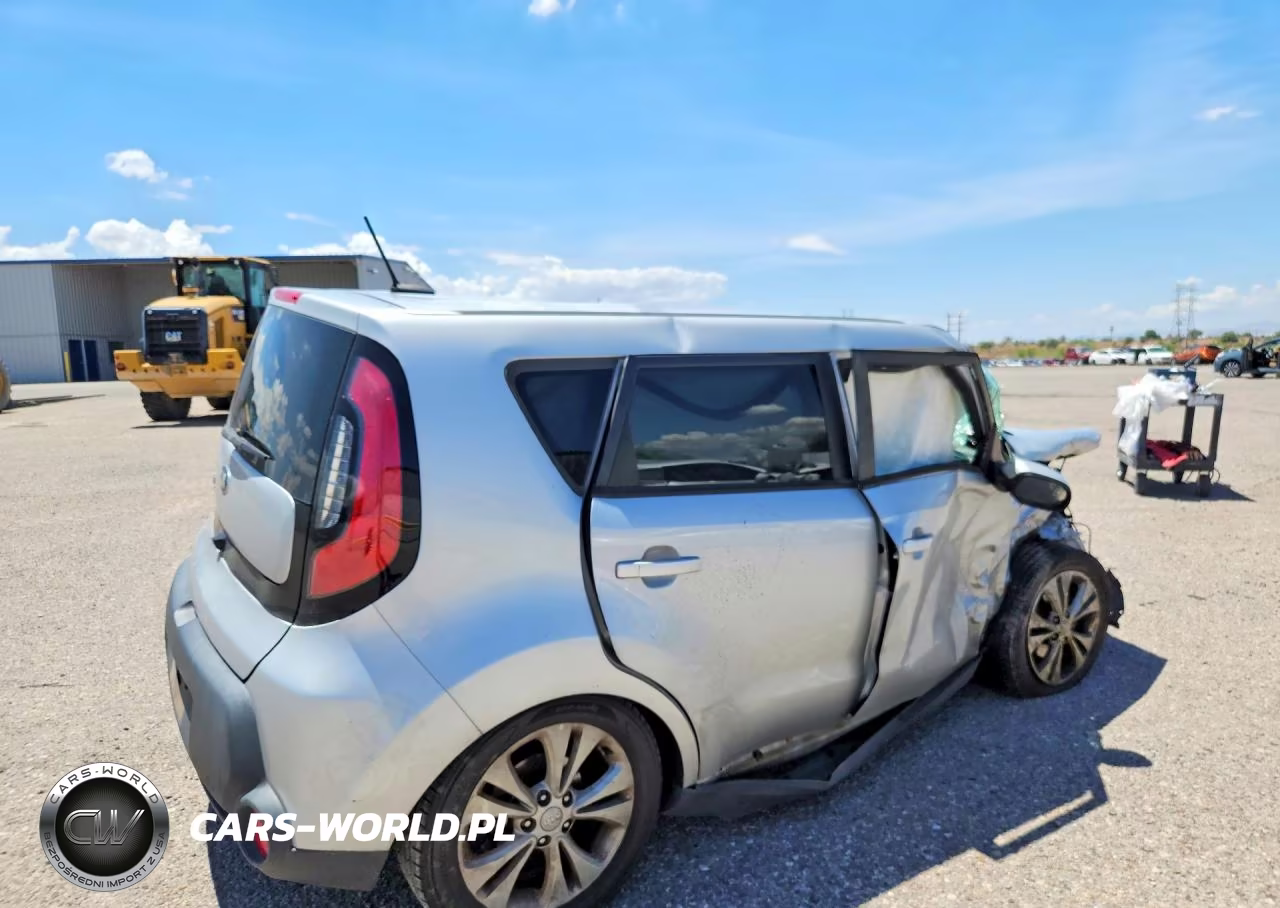 2015 Kia Soul + VIN:KNDJP3A58F7801979 - 3