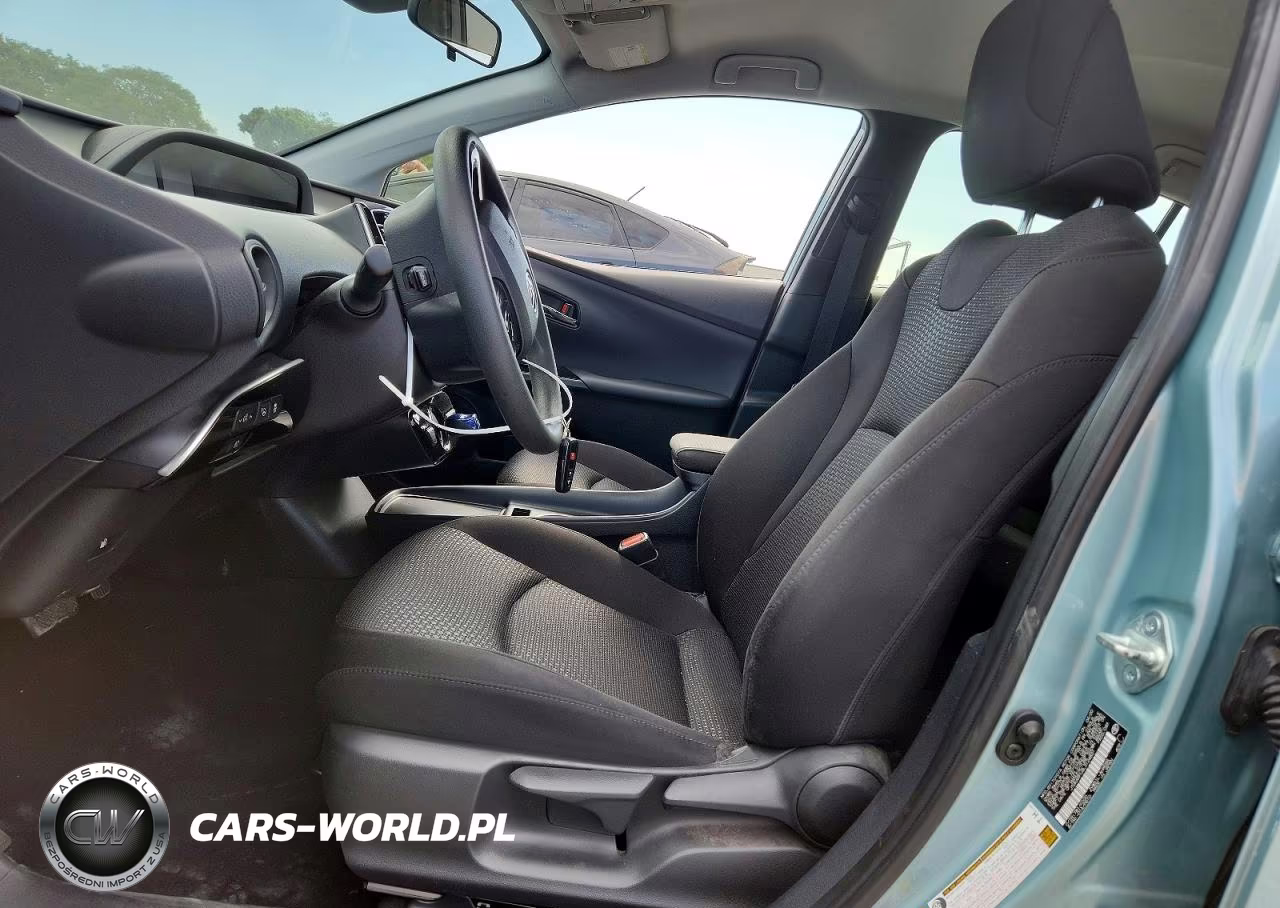 2020 Toyota Prius Le VIN:JTDKARFU4L3124831 - 7