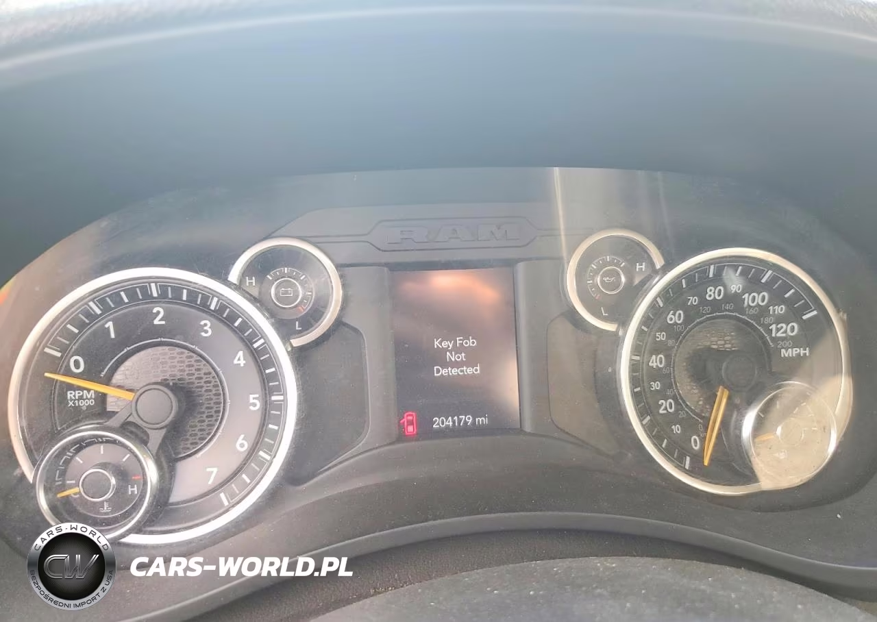 2019 Ram 3500 VIN:3C7WR8AJ4KG649890 - 9