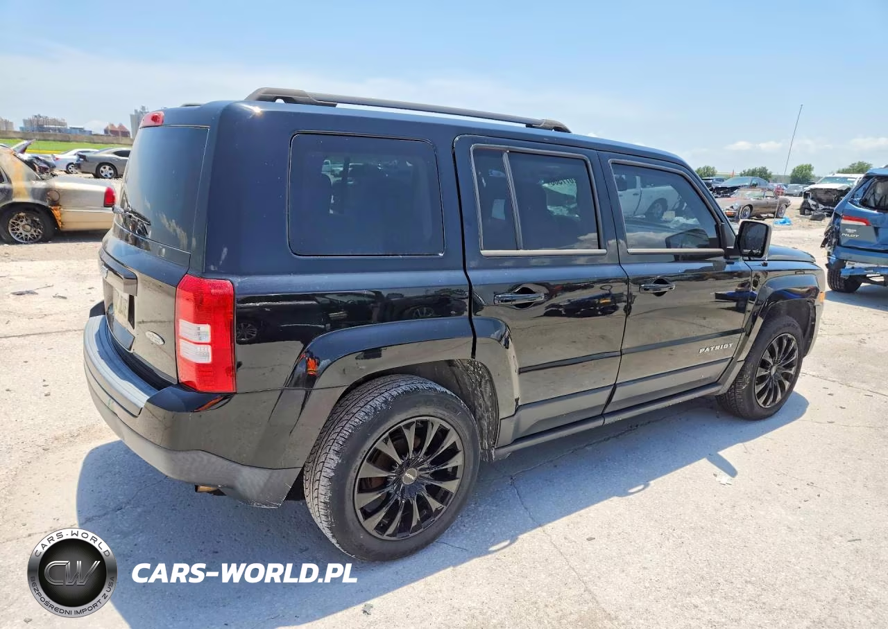 2014 Jeep Patriot Latitude VIN:1C4NJPFA9ED821710 - 3