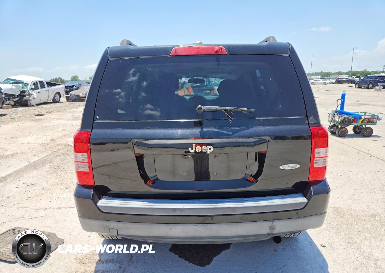 2014 Jeep Patriot Latitude VIN:1C4NJPFA9ED821710 - 6