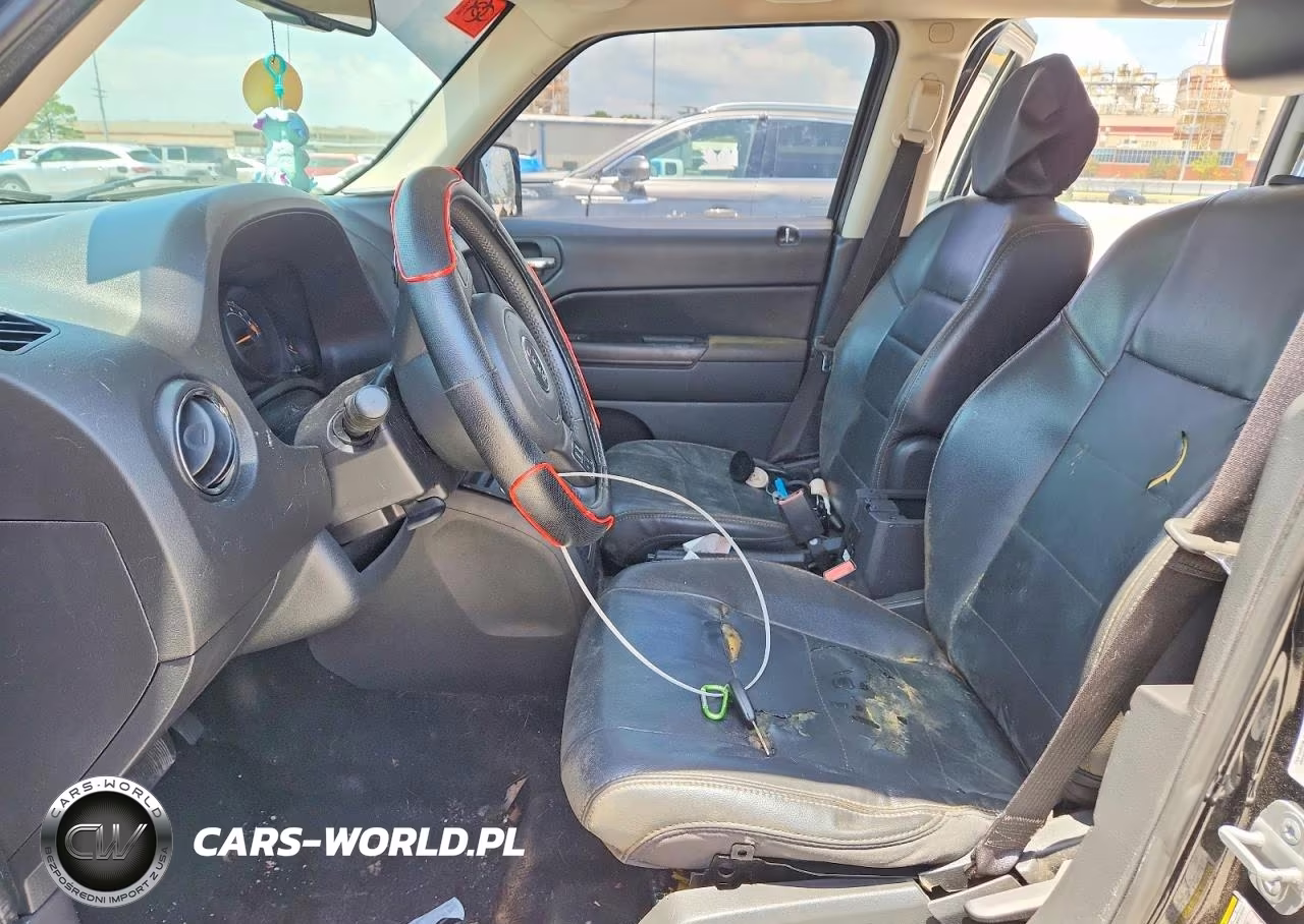 2014 Jeep Patriot Latitude VIN:1C4NJPFA9ED821710 - 7