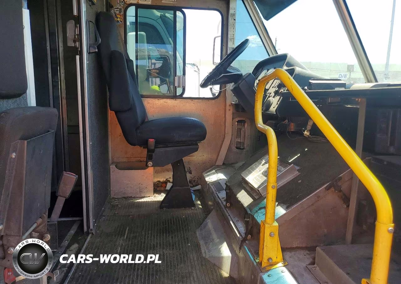 2006 Freightliner Mt45G Chassis Delivery Truck VIN:4UZAANBW36CW65638 - 7