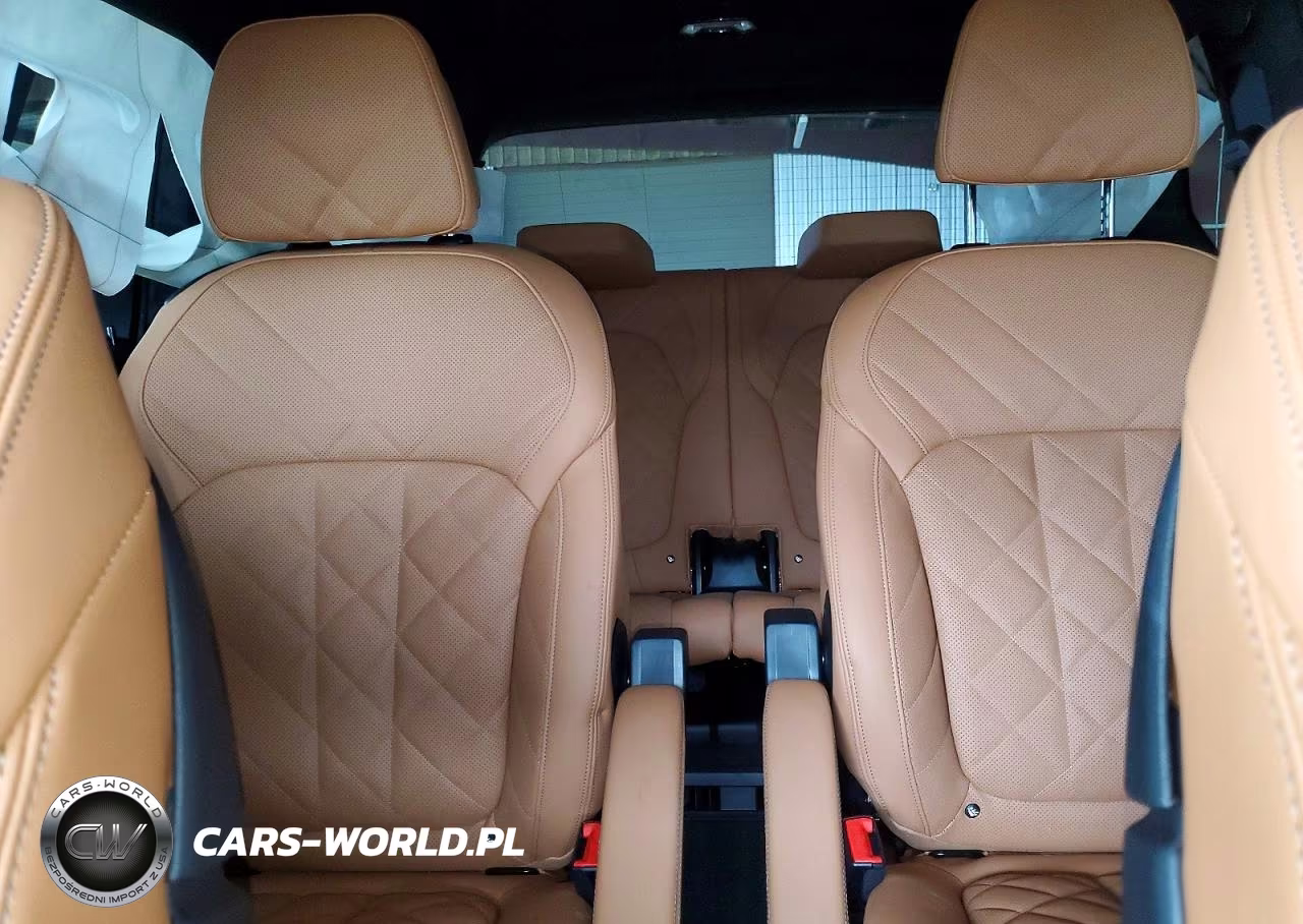2026 BMW X7 xDrive40I VIN:5UX23EM04T9384130 - 10