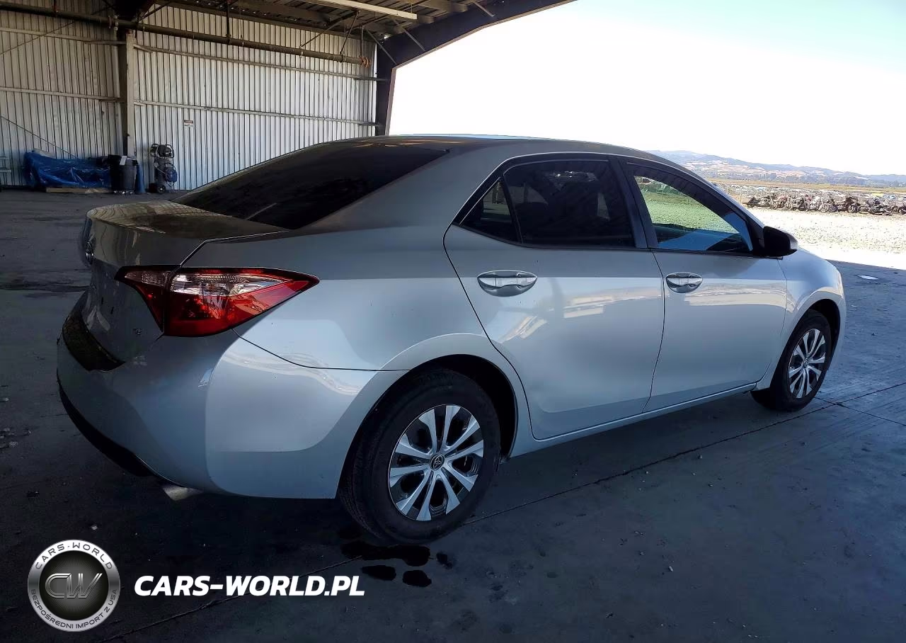 TOYOTA COROLLA VIN:5YFBURHE3KP863336 - 3
