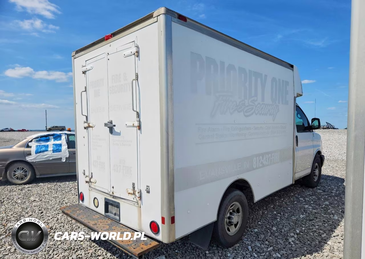 2007 Chevrolet Express G3500 VIN:1GBHG31U671105605 - 3