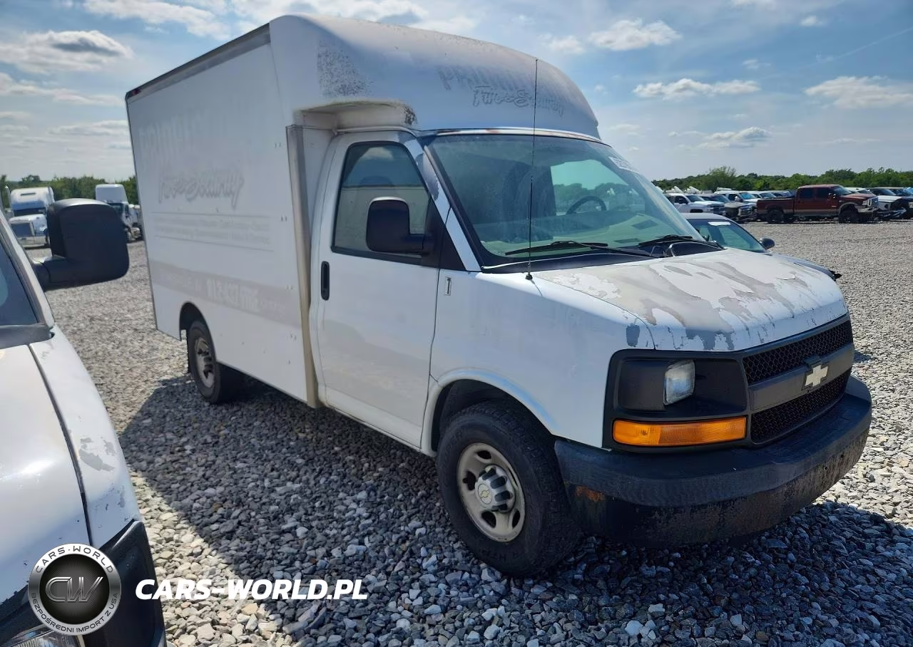 2007 Chevrolet Express G3500 VIN:1GBHG31U671105605 - 4