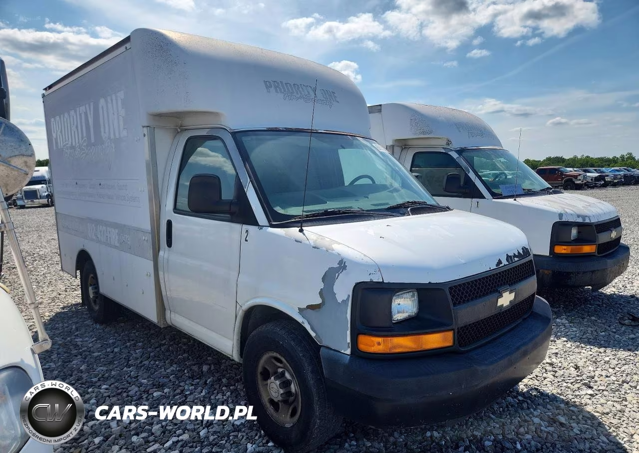 2010 Chevrolet Express G3500 VIN:1GB3G2AG2A1104375 - 4