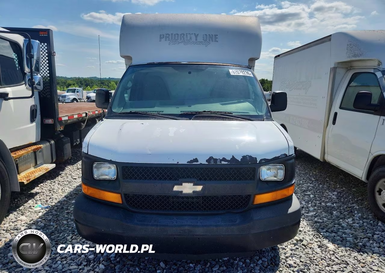 2010 Chevrolet Express G3500 VIN:1GB3G2AG2A1104375 - 5