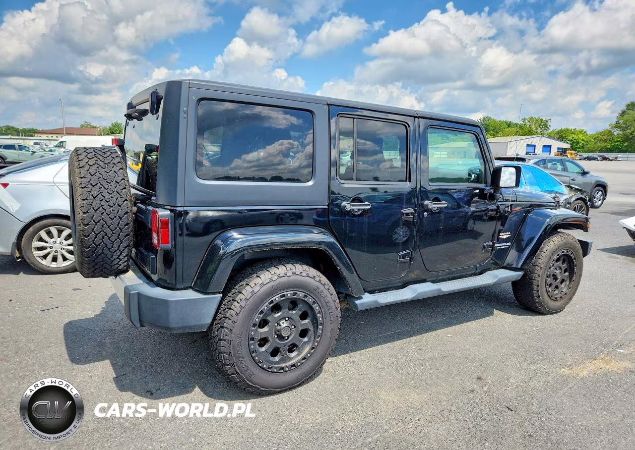 2014 Jeep Wrangler Unlimited Sahara VIN:1C4BJWEG1EL141051 - 3