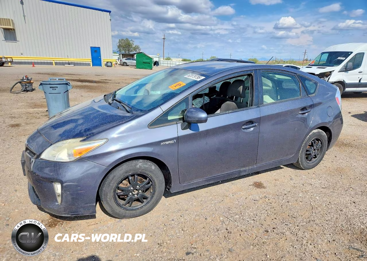 2014 Toyota Prius Two – zdjęcie 1 z 12