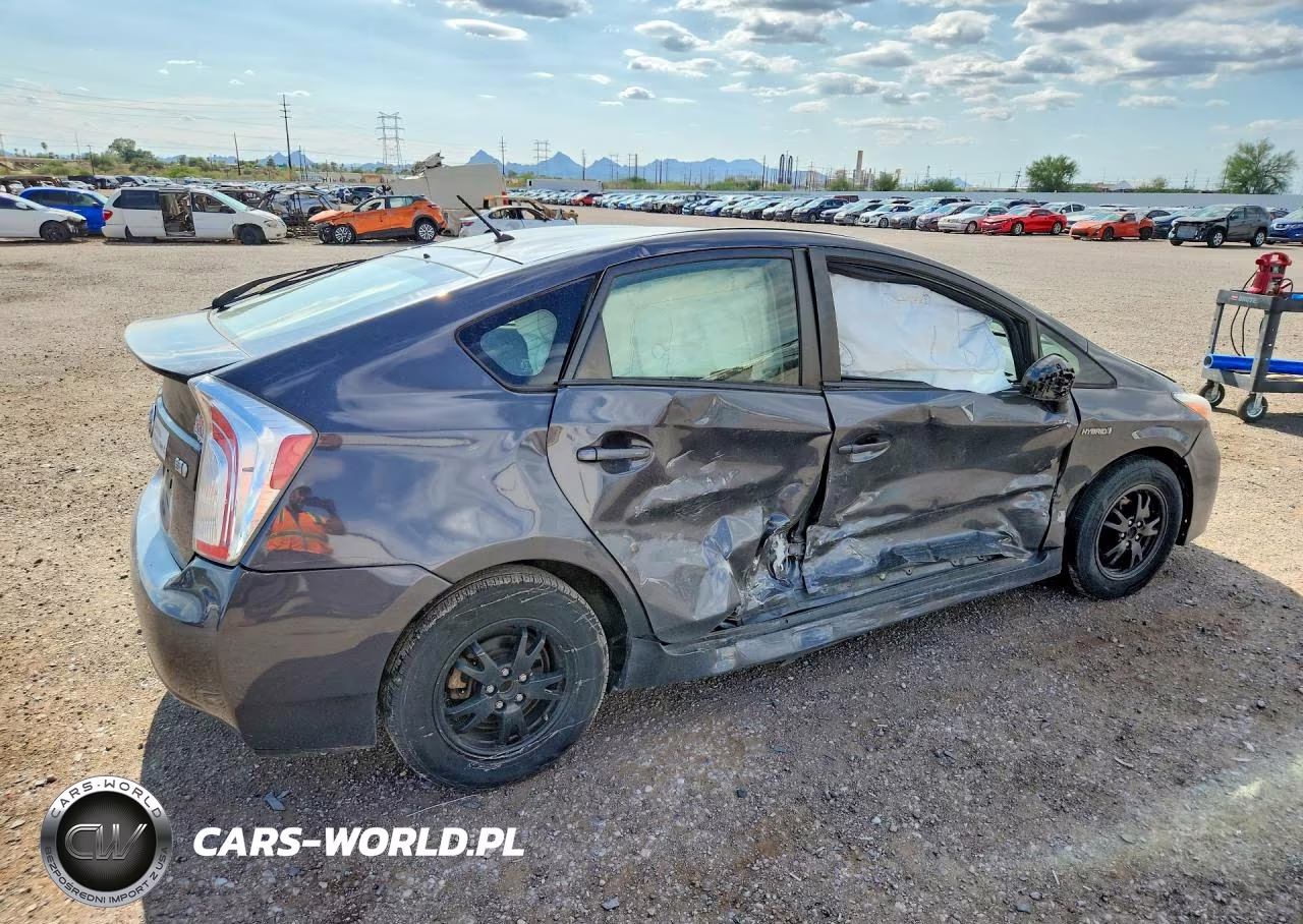 2014 Toyota Prius Two VIN:JTDKN3DU9E1761328 - 3