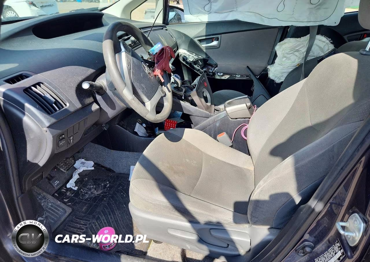 2014 Toyota Prius Two VIN:JTDKN3DU9E1761328 - 7
