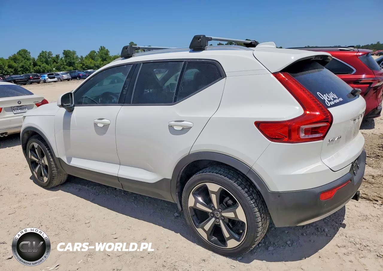 2019 Volvo Xc40 T5 Momentum VIN:YV4162XZ8K2014946 - 2