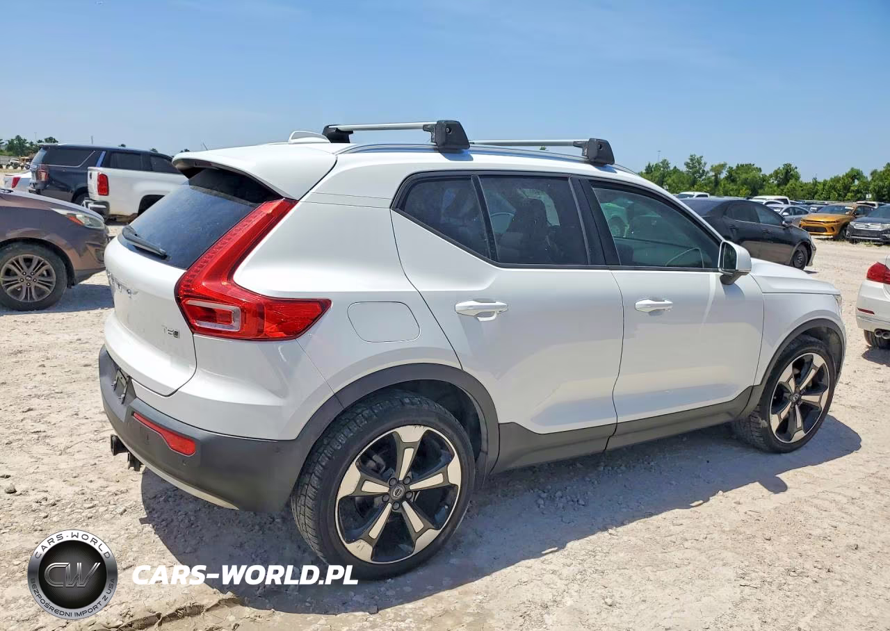 2019 Volvo Xc40 T5 Momentum VIN:YV4162XZ8K2014946 - 3