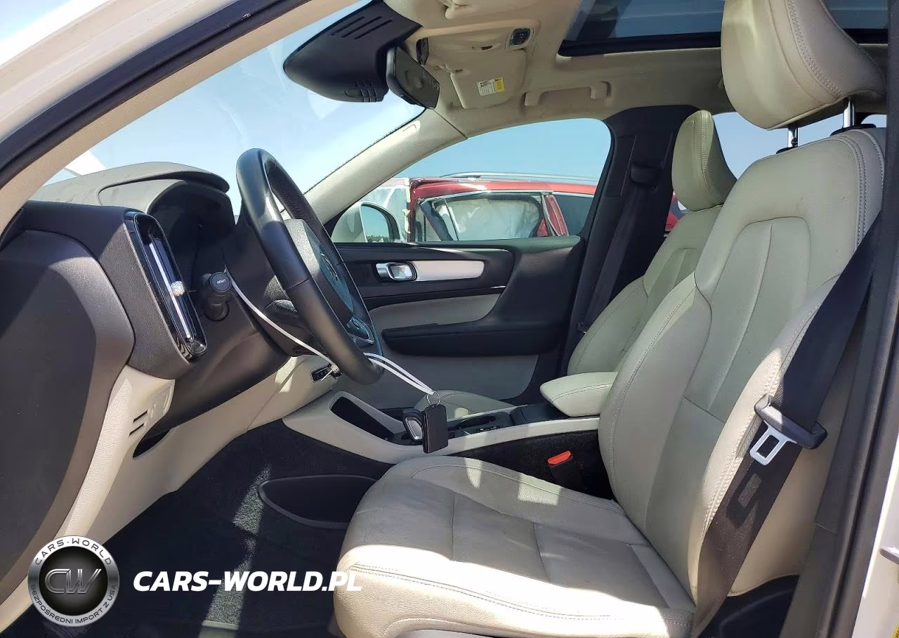 2019 Volvo Xc40 T5 Momentum VIN:YV4162XZ8K2014946 - 7