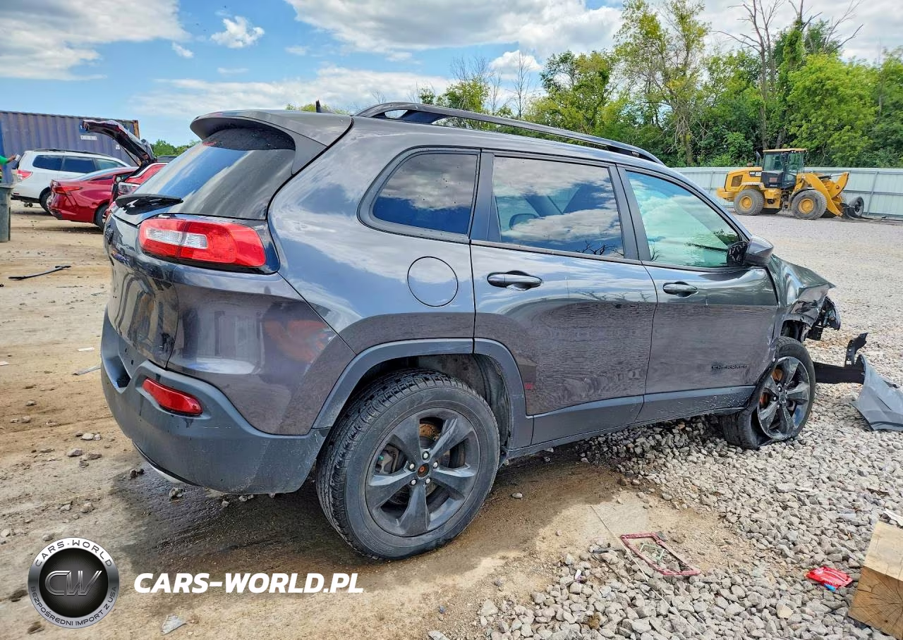 2016 Jeep Cherokee Latitude VIN:1C4PJMCS5GW181636 - 3
