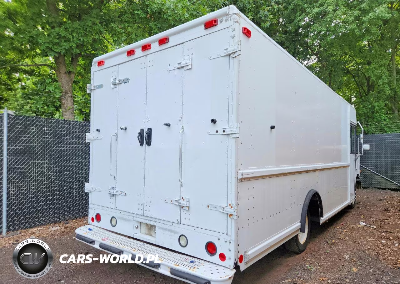 2004 Freightliner Mt45 Chassis Delivery Truck VIN:4UZAANCP74CM43382 - 3