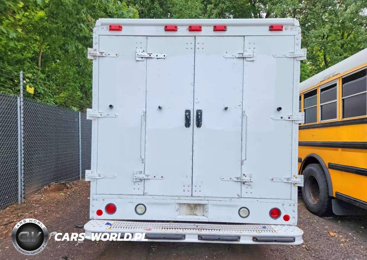 2004 Freightliner Mt45 Chassis Delivery Truck VIN:4UZAANCP74CM43382 - 6