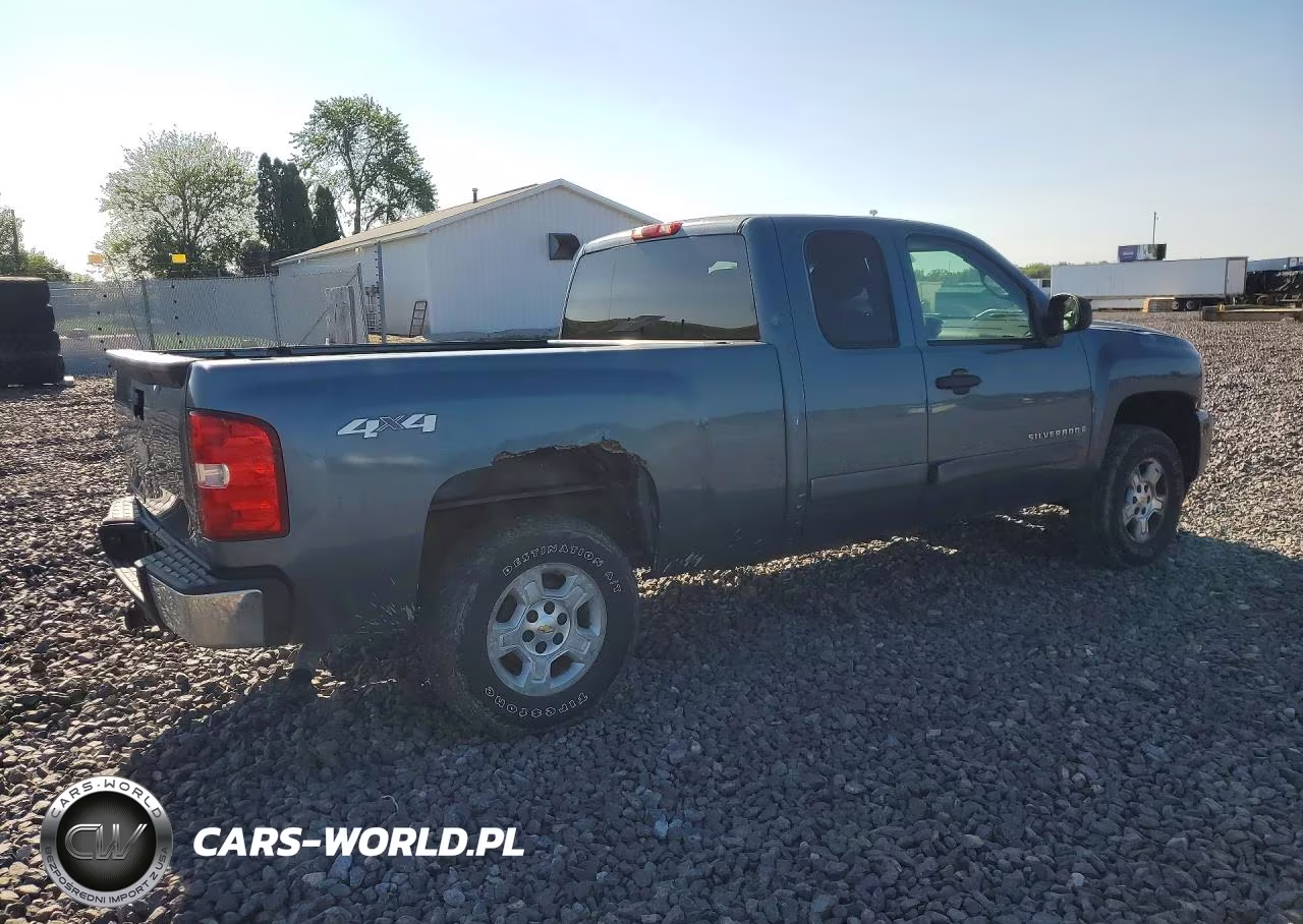 2008 Chevrolet Silverado K1500 VIN:2GCEK19J581106557 - 3