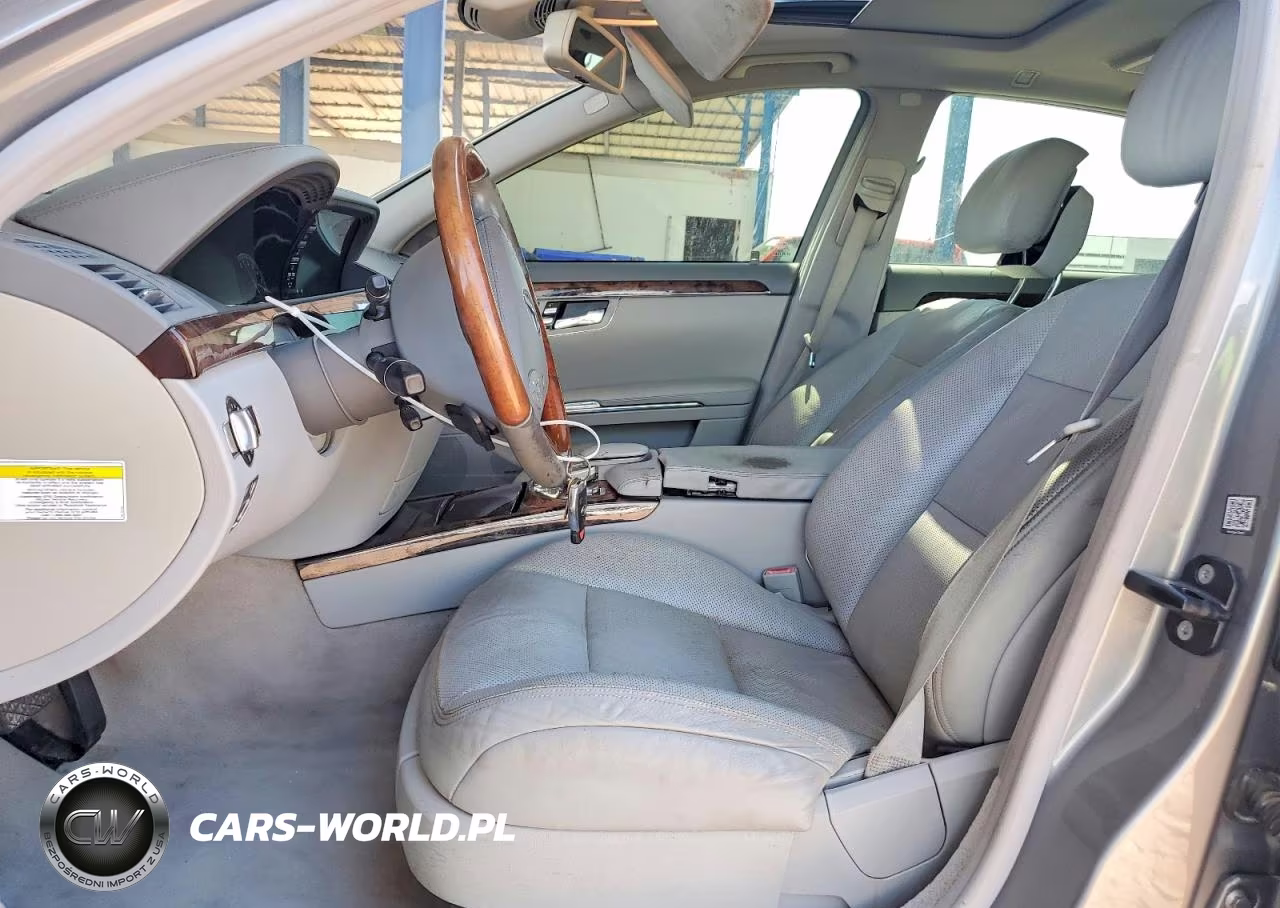 2011 Mercedes-Benz S 550 VIN:WDDNG7BB1BA385841 - 7