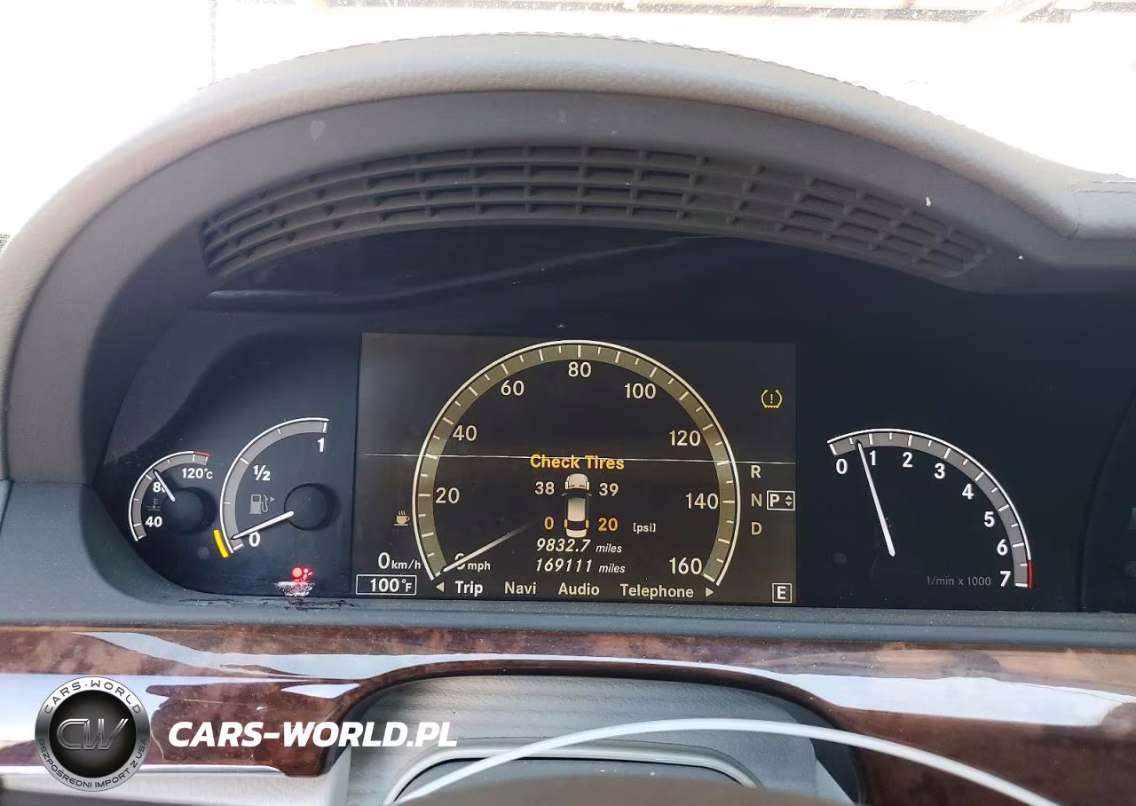2011 Mercedes-Benz S 550 VIN:WDDNG7BB1BA385841 - 9