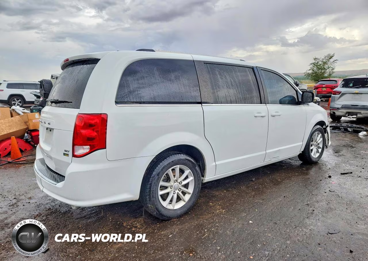 2018 Dodge Grand Caravan Sxt VIN:2C4RDGCG2JR298491 - 3