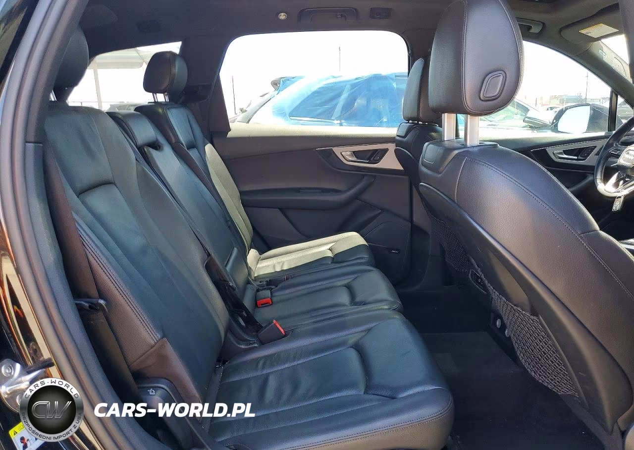 2018 Audi Q7 Premium Plus VIN:WA1LHAF72JD000330 - 11