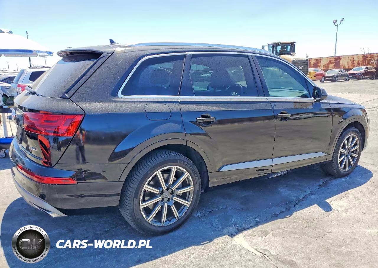 2018 Audi Q7 Premium Plus VIN:WA1LHAF72JD000330 - 3