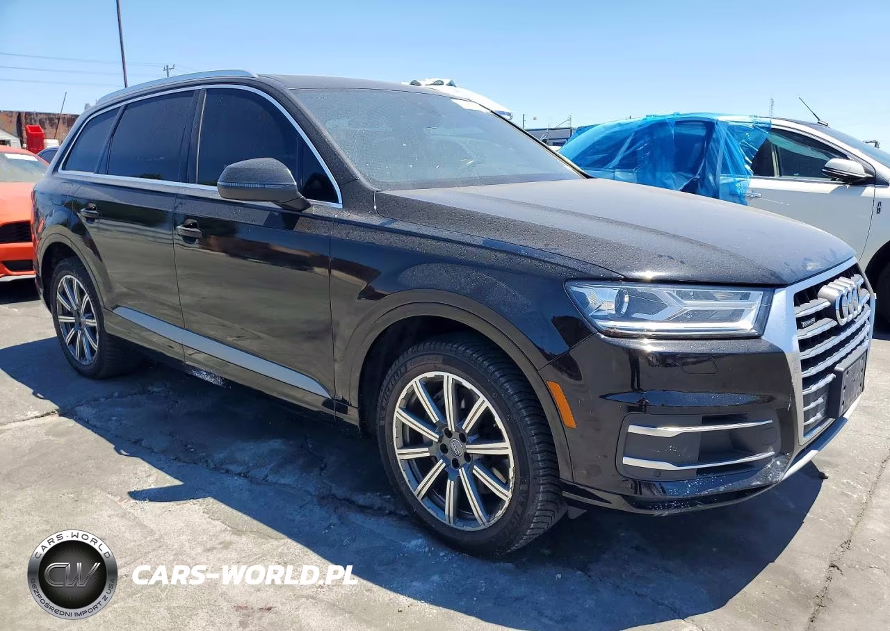 2018 Audi Q7 Premium Plus VIN:WA1LHAF72JD000330 - 4