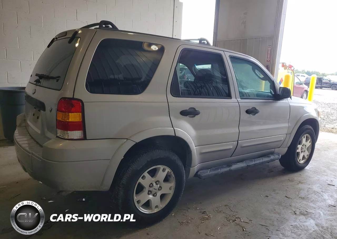 2007 Ford Escape Xlt VIN:1FMCU03167KA64642 - 3