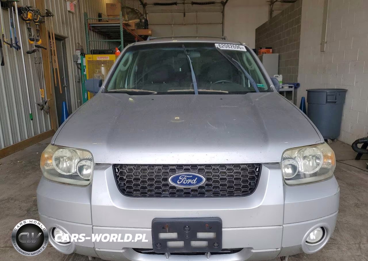 2007 Ford Escape Xlt VIN:1FMCU03167KA64642 - 5