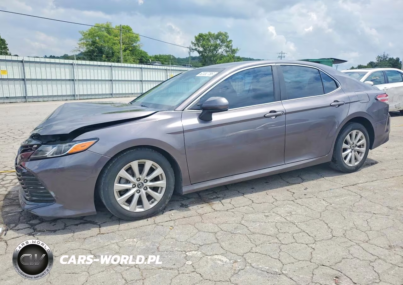 2019 Toyota Camry Le – zdjęcie 1 z 12